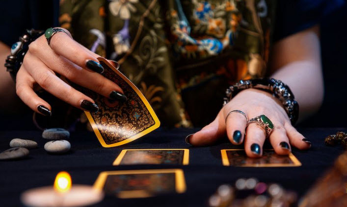 Bộ bài Tarot trải 3 lá: khởi đầu, hiện trạng, bước kế tiếp
