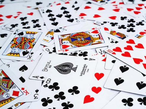 trải bài tây 3 lá: quá khứ - hiện tại - xu hướng