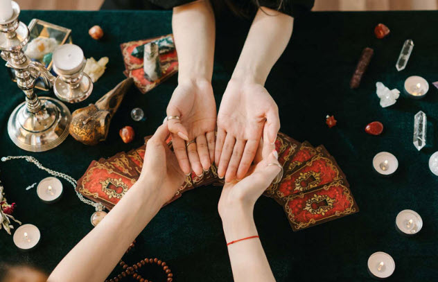 xem chỉ tay nữ tay phải - ví dụ vị trí các đường chính và gò quan trọng