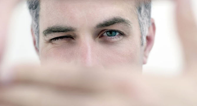 cách hóa giải nháy mắt khó chịu: routine 10 phút, chăm sóc mắt và cảm xúc