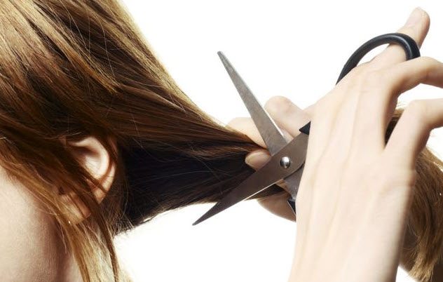 Giấc mơ cắt tóc: biểu tượng buông bỏ và thay đổi