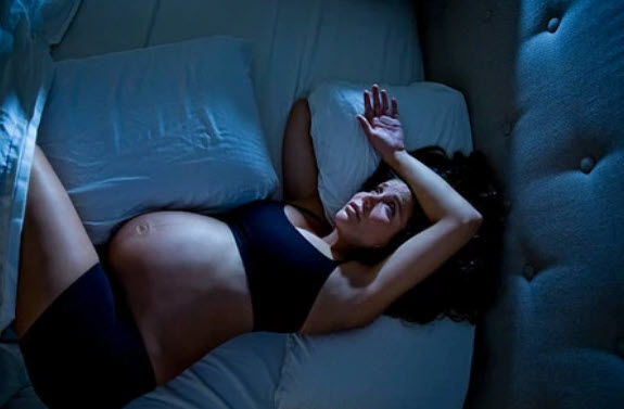 nằm mơ thấy người quen có bầu mang thông điệp gì theo bối cảnh và cảm xúc