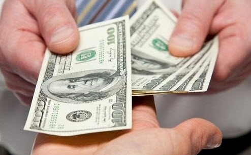 giải mã giấc mơ được người ta cho tiền và thông điệp ẩn sau