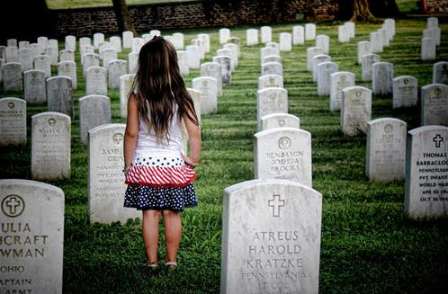 nằm mơ thấy đám ma và quan tài