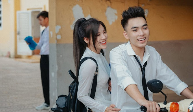 nằm mơ thấy bạn cũ