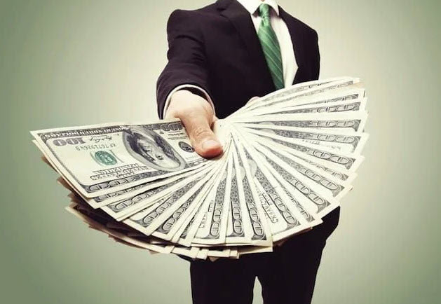 nằm mơ thấy người khác cho tiền