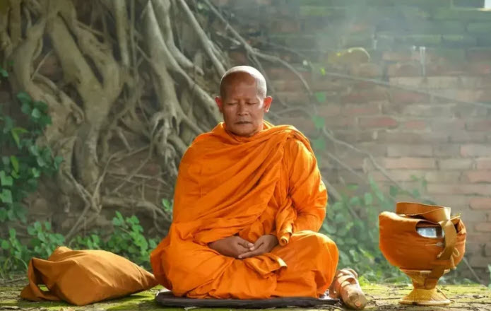 nằm mơ thấy thầy tu và thông điệp chiêm nghiệm