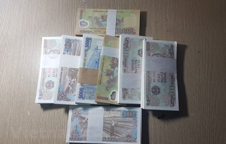 mơ có người đưa tiền lẻ cho mình