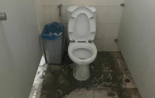 nằm mơ thấy nhà vệ sinh bẩn