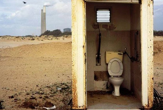 nằm mơ thấy nhà vệ sinh bẩn